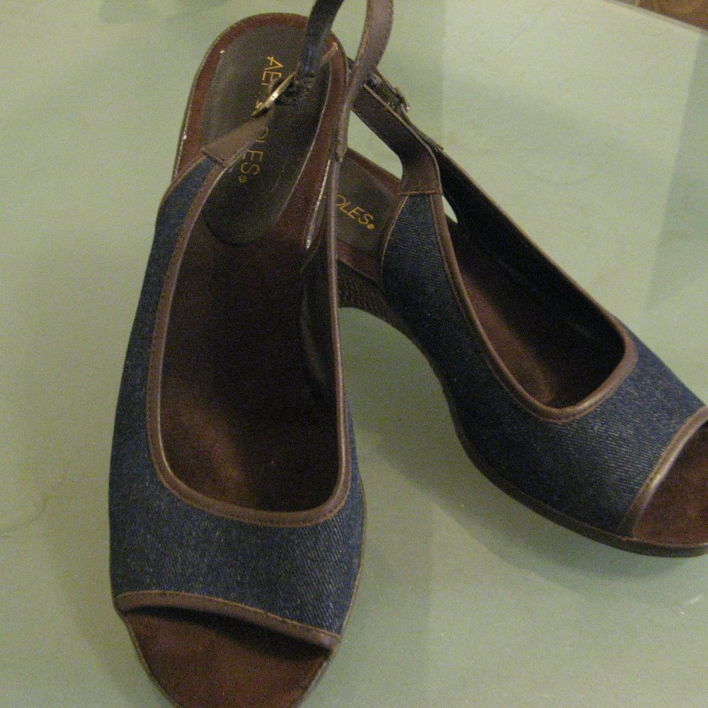 womens size 10 dark denim open toe open heel with back strap in leather.